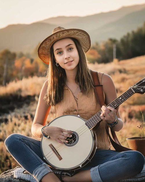 Noelle grows microgreens on her rooftop and hosts weekly tea ceremonies to reconnect with rhythm and ritual. She cultivates clarity, one cup at a time.
