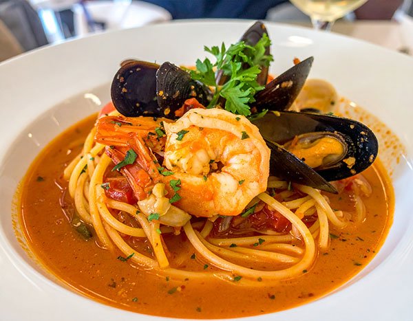 Best seafood dining experiences Toronto