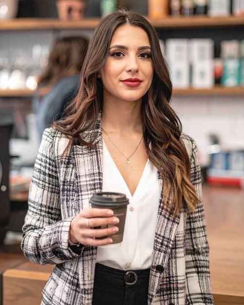 Cinephile & Cultural Escort in Toronto – Zara Kim