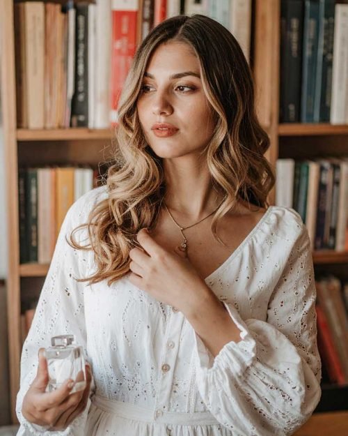 Artistic Perfume Artisan Escort in Toronto – Brielle Hart