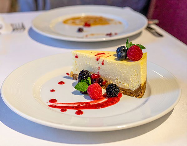 cheesecake with fresh berries