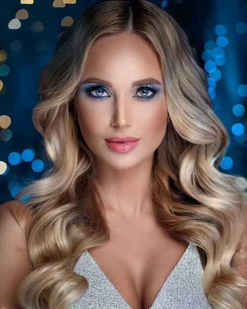 Classy Design-Lover Escort in Toronto