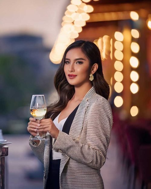 Trendy Fashion Escort in Toronto jasleen