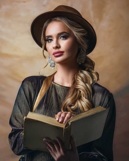 Toronto Escorts Naomi Pierce