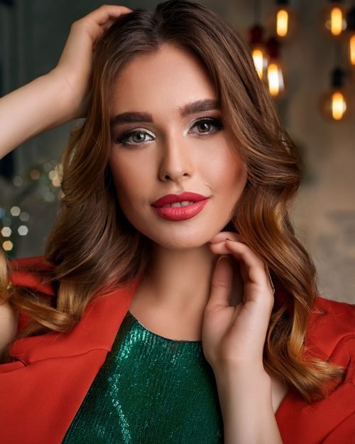 Botanical Cocktail Experience Escort – Taryn Wolfe