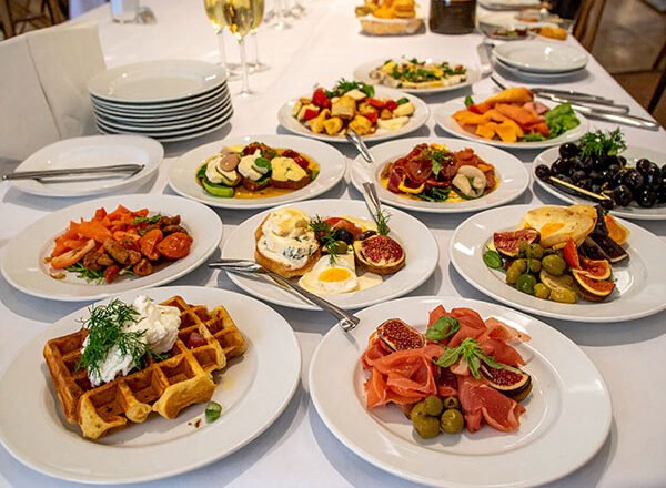 Symposium Cafe brunch Mississauga