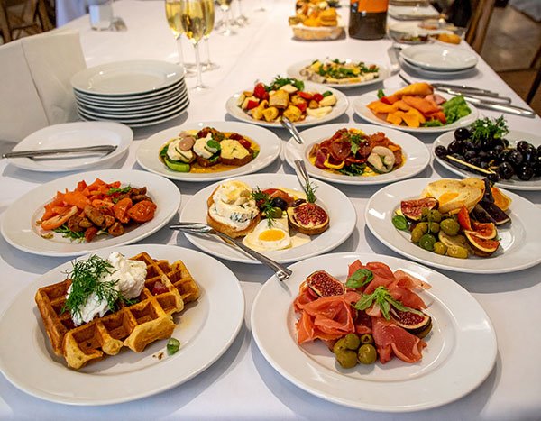 Symposium Cafe brunch Mississauga