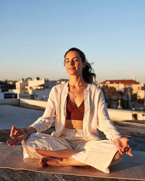 Typewriter Poet Escort – Isla Venn