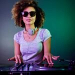 Abstract Artist & Ice Bath Escort – Léa Satori